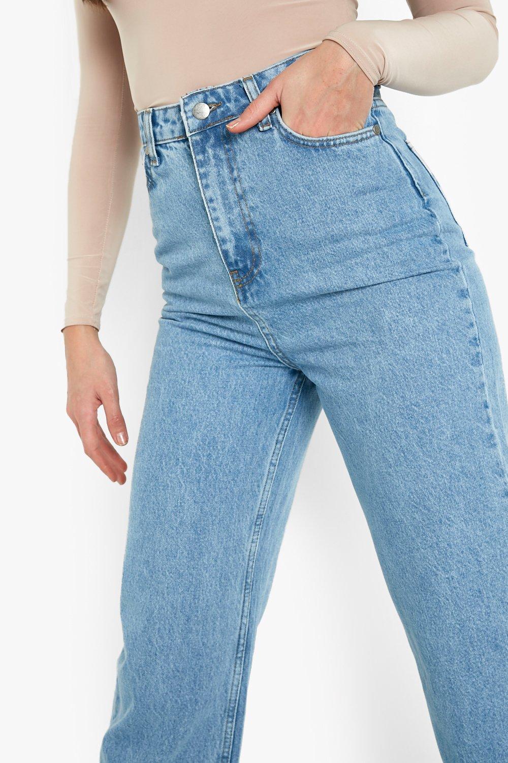 Straight leg jeans with frayed outlet hem